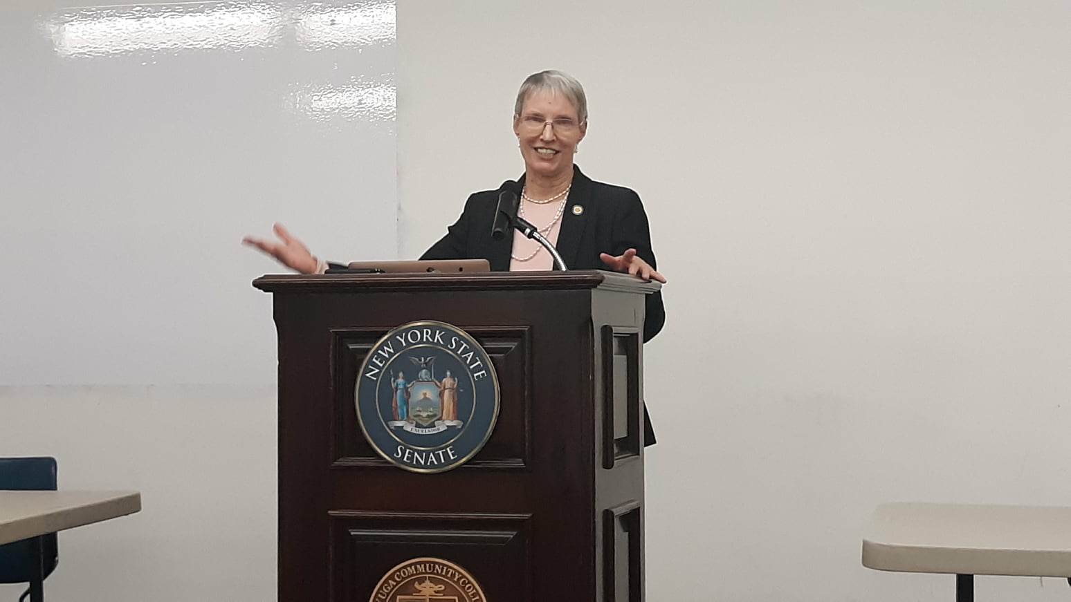 Bill Introduced by Senator May Aims to Halve Packing Waste Over Next Decade