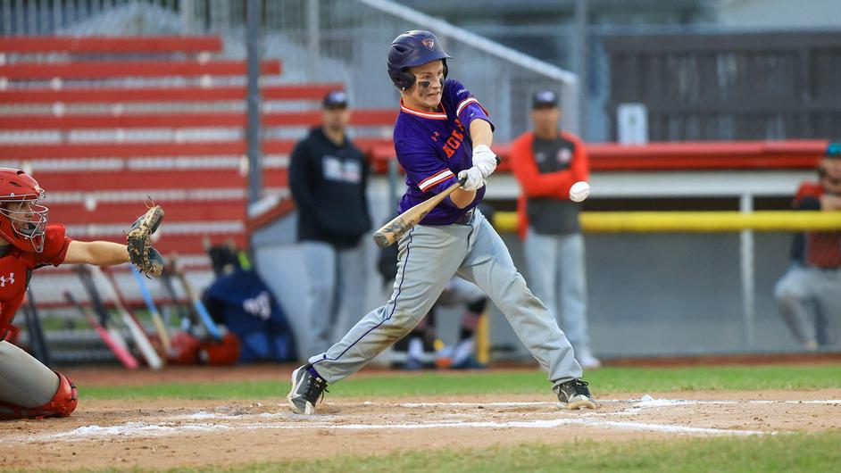 Hobart, Union split doubleheader