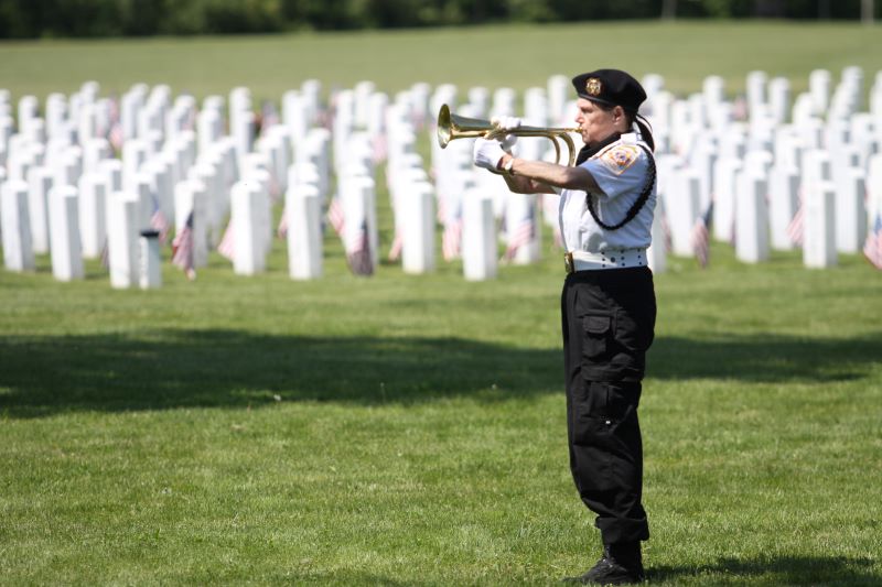 Gov. Hochul Visits 1st NYS Veteran’s Cemetery For Memorial Day Service