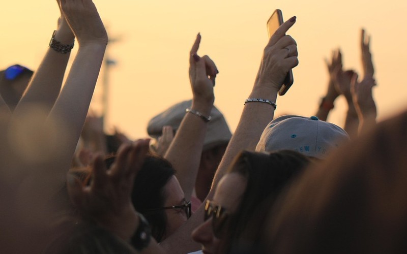 State to Crackdown on Fake ID Alcohol Purchases at Concerts