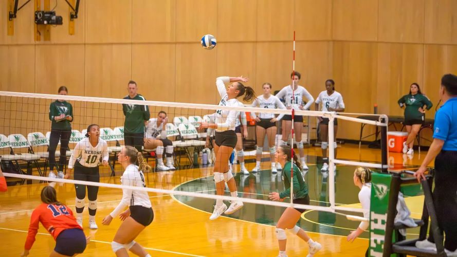 Sayre’s 18 Kills Lead William Smith Volleyball to Win