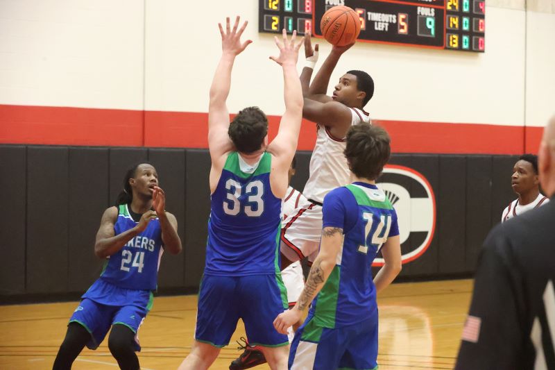 Pasha Scores 39 in CCC Men’s Win Over Clinton