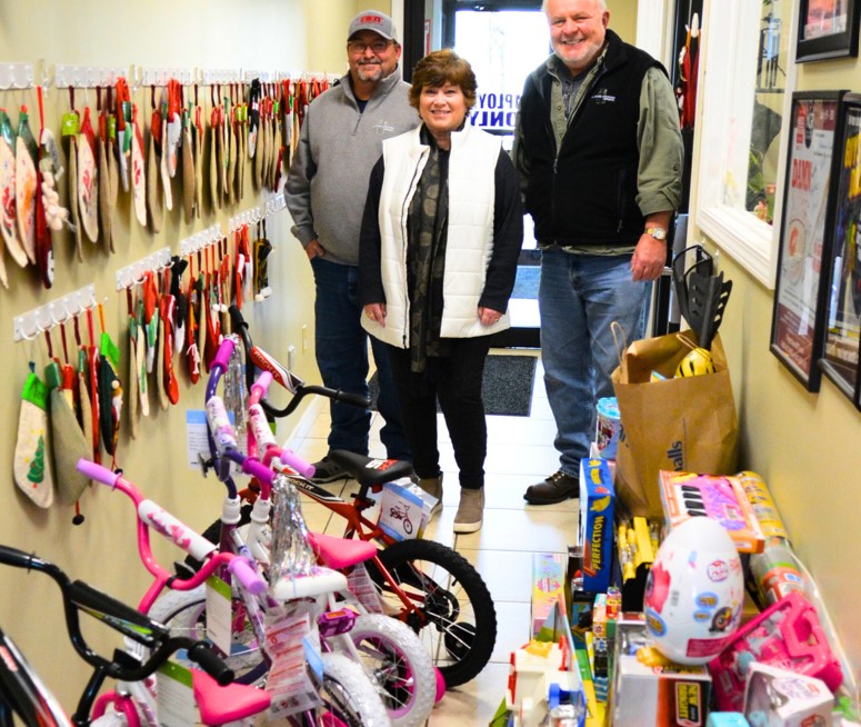 Waterloo Container Spreads Holiday Cheer For Toys for Tots and Tyre Food Pantry