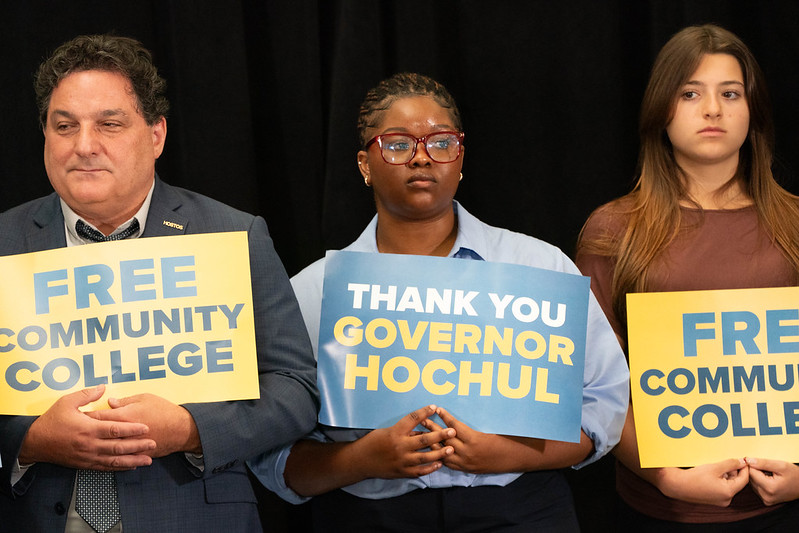 Hochul: 16,500 New Yorkers Have Applied for Free Community College