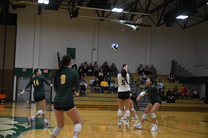 Keuka Volleyball Falls in Five-Set Battle to Russell Sage