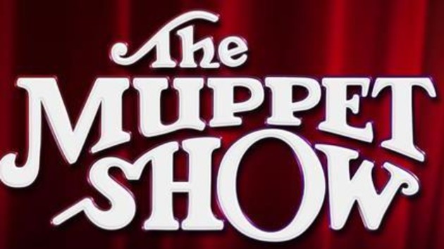 Get your first look at Sabrina Carpenter & Seth Rogen in ‘The Muppet Show’