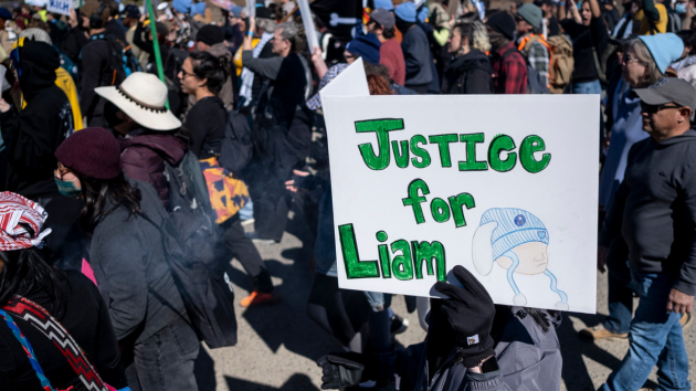 Protesters clash with law enforcement outside Texas facility where detained 5-year-old is held
