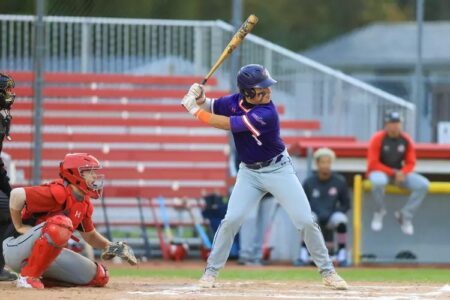 Hobart Splits Doubleheader With F&M